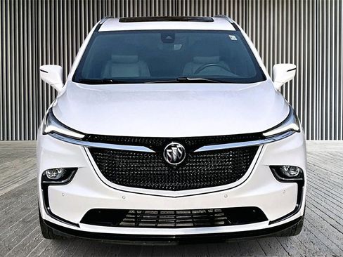 Used 2022 Buick Enclave Essence w/ Experience Buick Package image 3