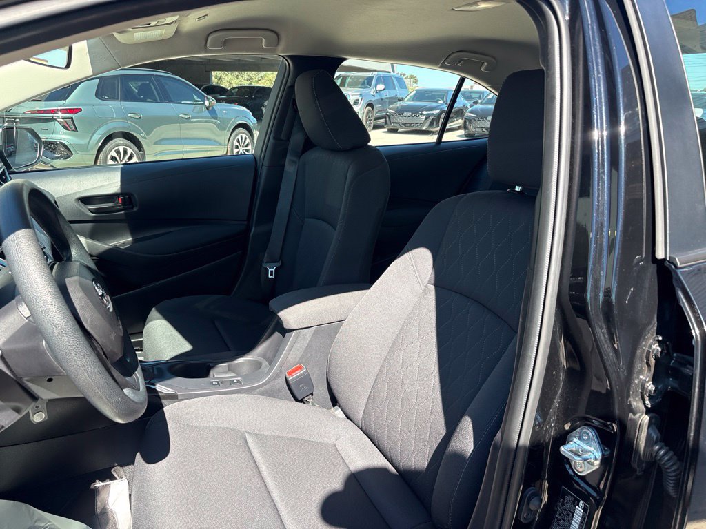 Used 2026 Toyota Corolla LE FWD image 15