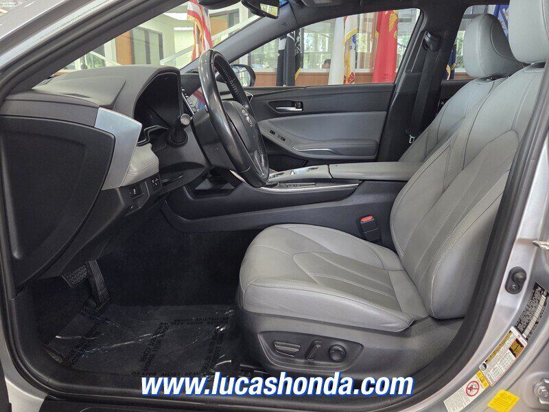 Used 2019 Toyota Avalon XLE w/ Moonroof Package FWD image 7