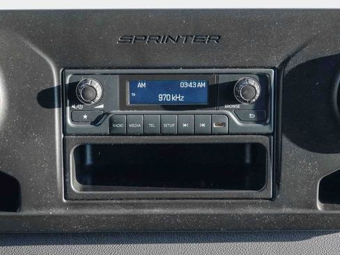 Used 2020 Mercedes-Benz Sprinter 2500 image 13