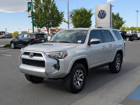 Used 2018 Toyota 4Runner TRD Off-Road AWD/4WD image 10