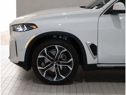 Certified 2024 BMW X5 xDrive40i w/ Premium Package AWD/4WD image 4