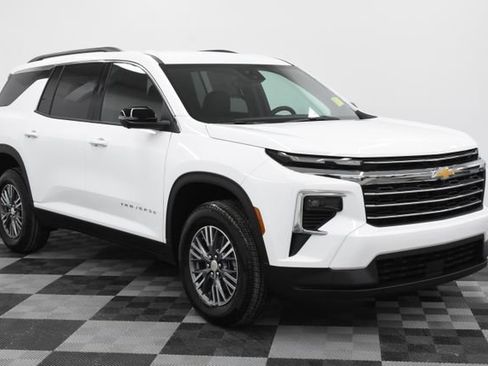 New 2026 Chevrolet Traverse LT w/ Driver Confidence Package image 1