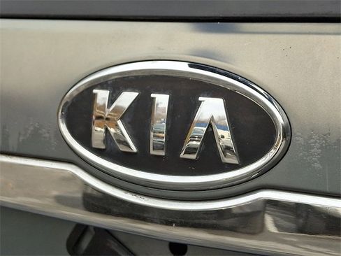 Used 2008 Kia Sedona EX image 31