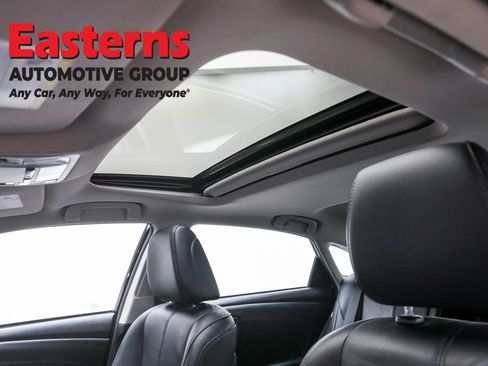 Used 2018 Toyota Avalon XLE Premium image 32