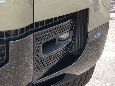 Certified 2025 Land Rover Defender 110 X-Dynamic SE AWD/4WD image 11