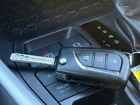 Used 2024 Toyota RAV4 LE image 37