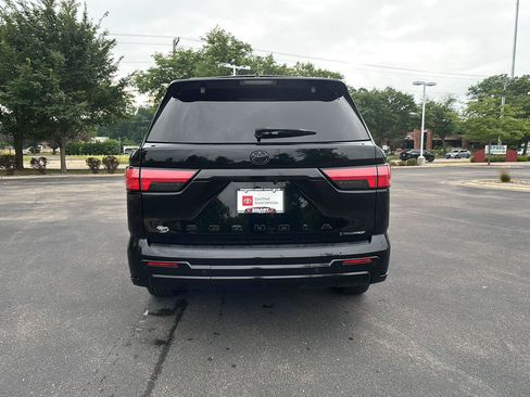 Used 2025 Toyota Sequoia Platinum AWD/4WD image 12