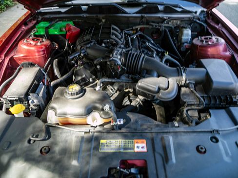 Used 2013 Ford Mustang Coupe RWD image 21