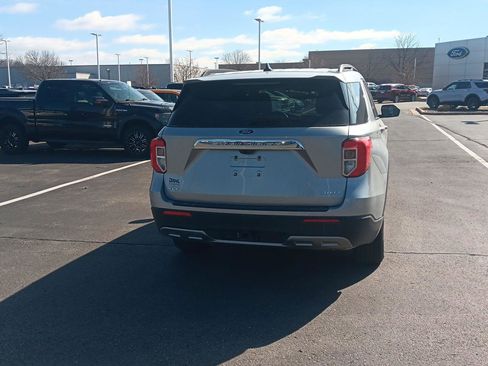 Used 2024 Ford Explorer XLT w/ Equipment Group 202A image 6