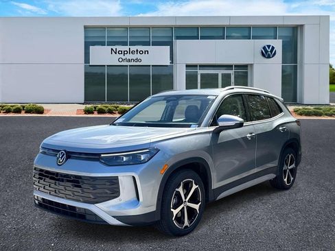 New 2026 Volkswagen Tiguan SE FWD image 1