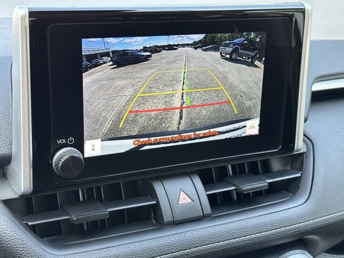 Used 2024 Toyota RAV4 XLE FWD image 23