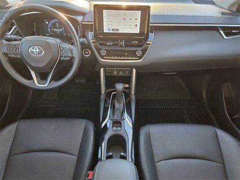 Used 2023 Toyota Corolla Cross XLE image 12