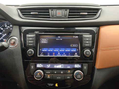 Used 2019 Nissan Rogue SL w/ Premium Package AWD/4WD image 25