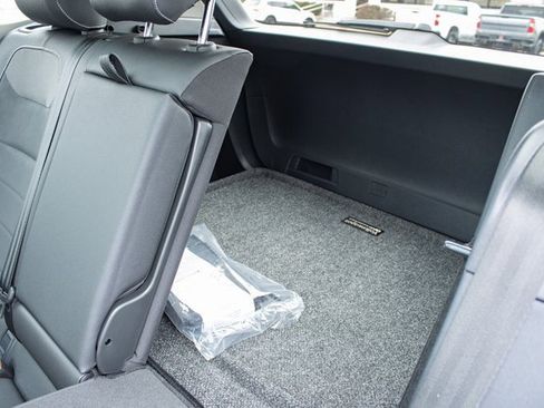 Used 2024 Volkswagen Taos SE image 35