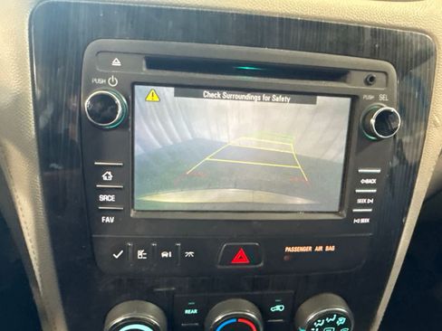 Used 2015 Chevrolet Traverse LT FWD image 30