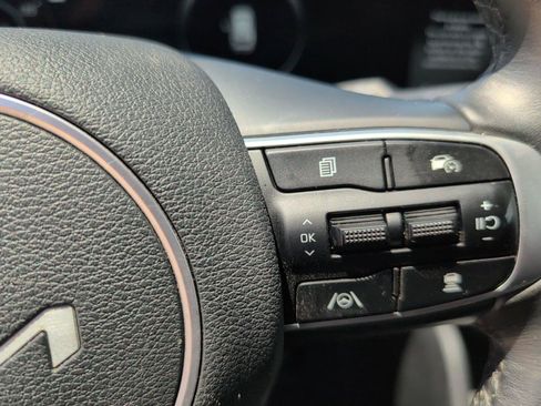 Used 2025 Kia Sportage SX FWD image 32