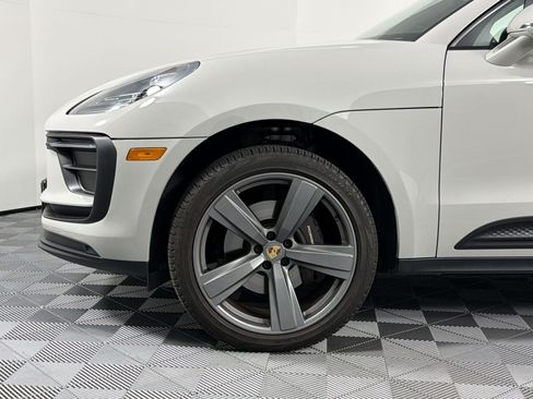 Certified 2024 Porsche Macan AWD/4WD image 12