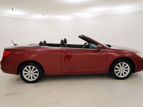 Used 2013 Chrysler 200 Touring image 2