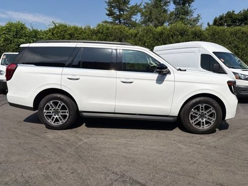 Used 2025 Ford Expedition Active AWD/4WD image 7
