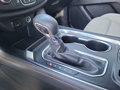 Used 2023 Chevrolet Traverse LS image 20