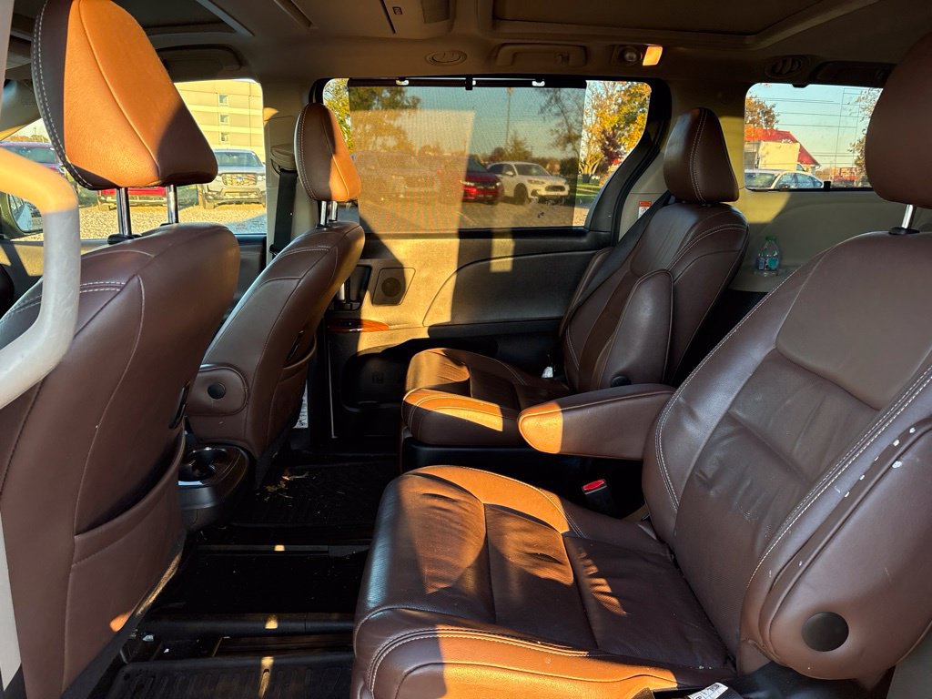 Used 2017 Toyota Sienna Limited Premium w/ Advanced Technology Package FWD image 16