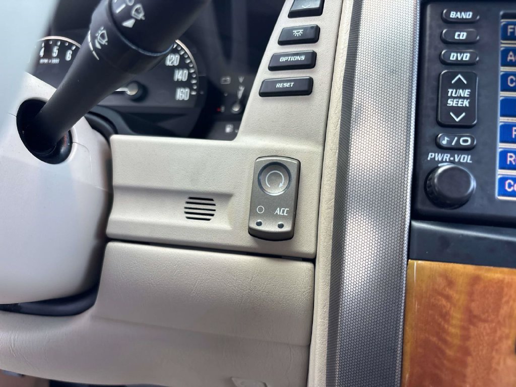 Used 2006 Cadillac XLR RWD image 26