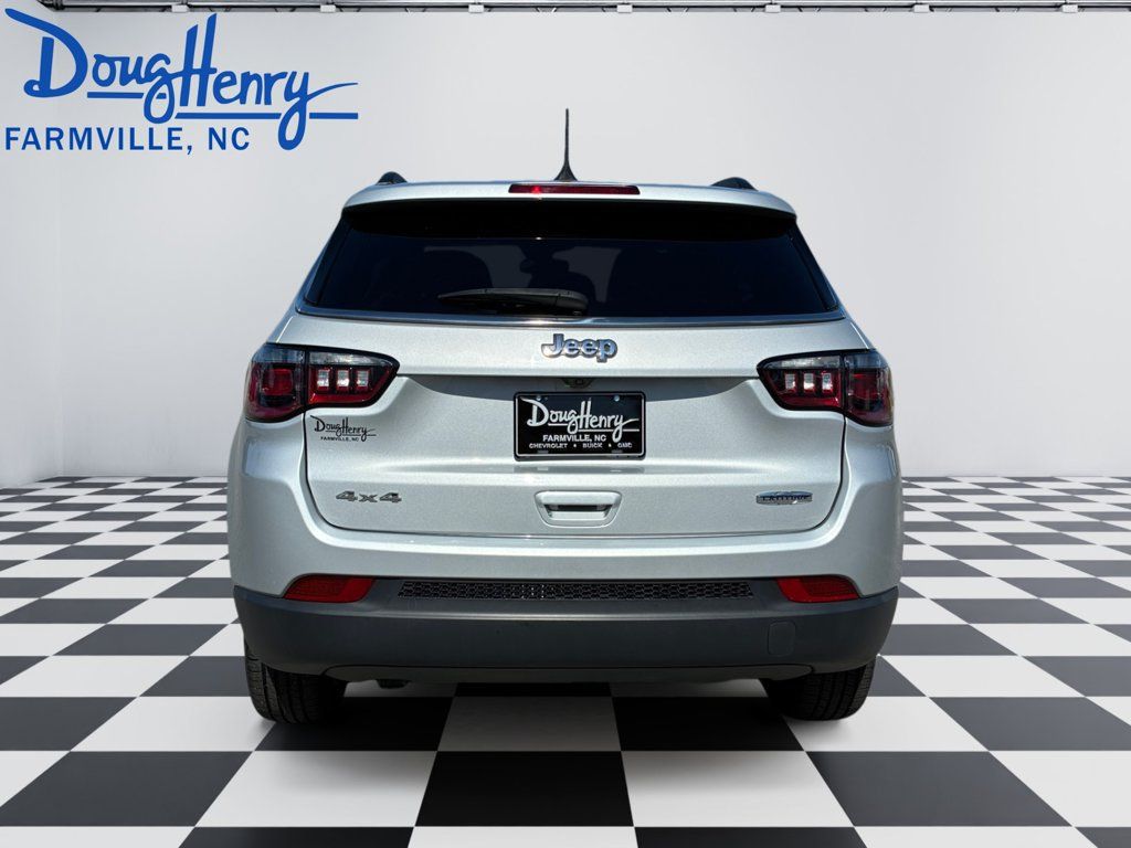 Used 2024 Jeep Compass Latitude AWD/4WD image 4
