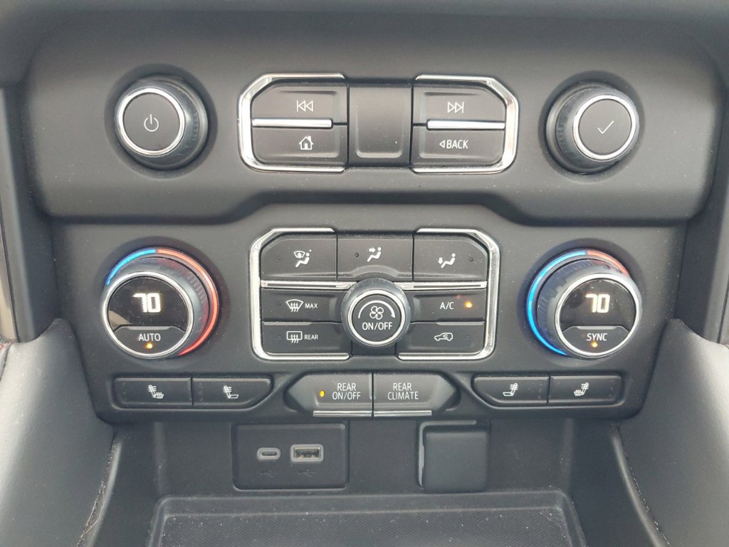 Used 2024 Chevrolet Tahoe RST w/ Luxury Package AWD/4WD image 31