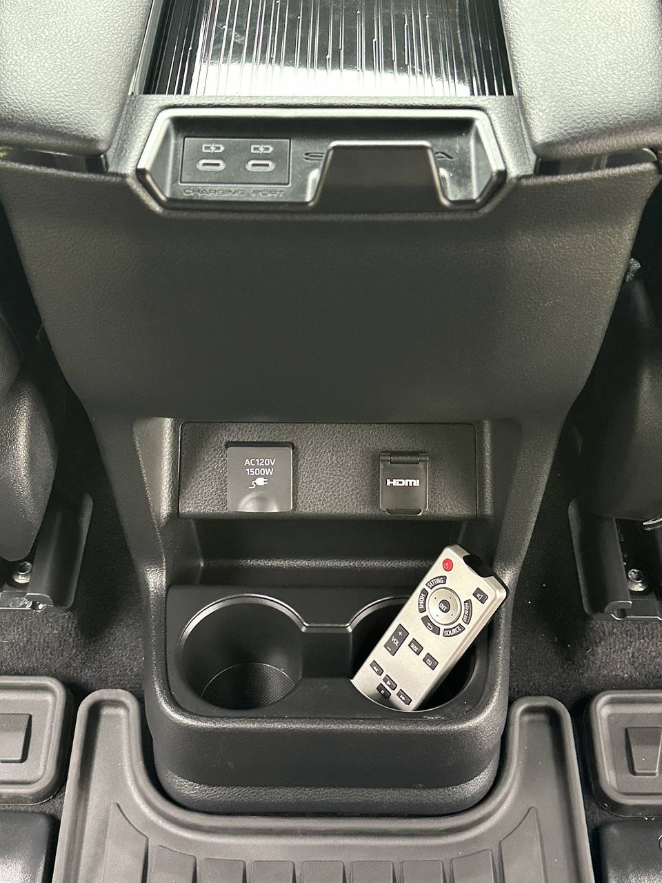 Used 2026 Toyota Sienna XSE AWD/4WD image 49