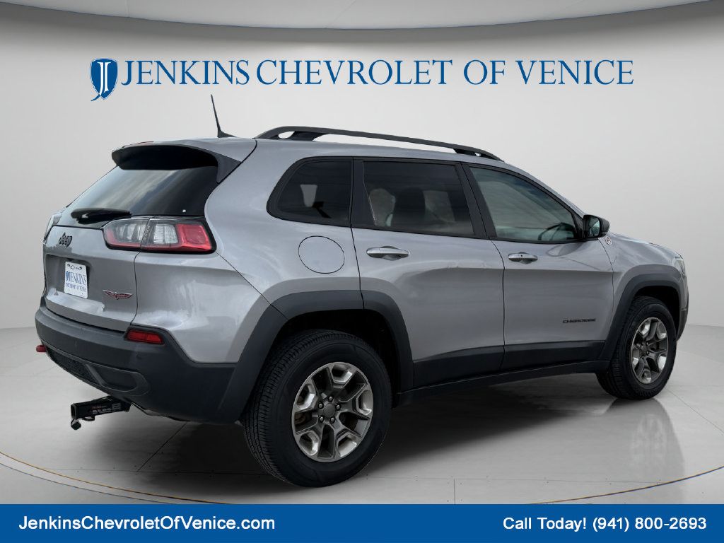 Used 2019 Jeep Cherokee Trailhawk w/ Cold Weather Group AWD/4WD image 5