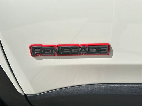 Used 2023 Jeep Renegade Trailhawk AWD/4WD image 23