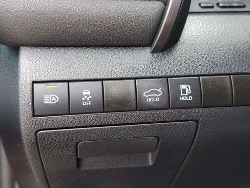 Used 2019 Toyota Camry SE FWD image 36