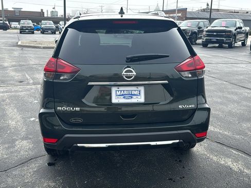 Used 2018 Nissan Rogue SV w/ Premium Package image 9