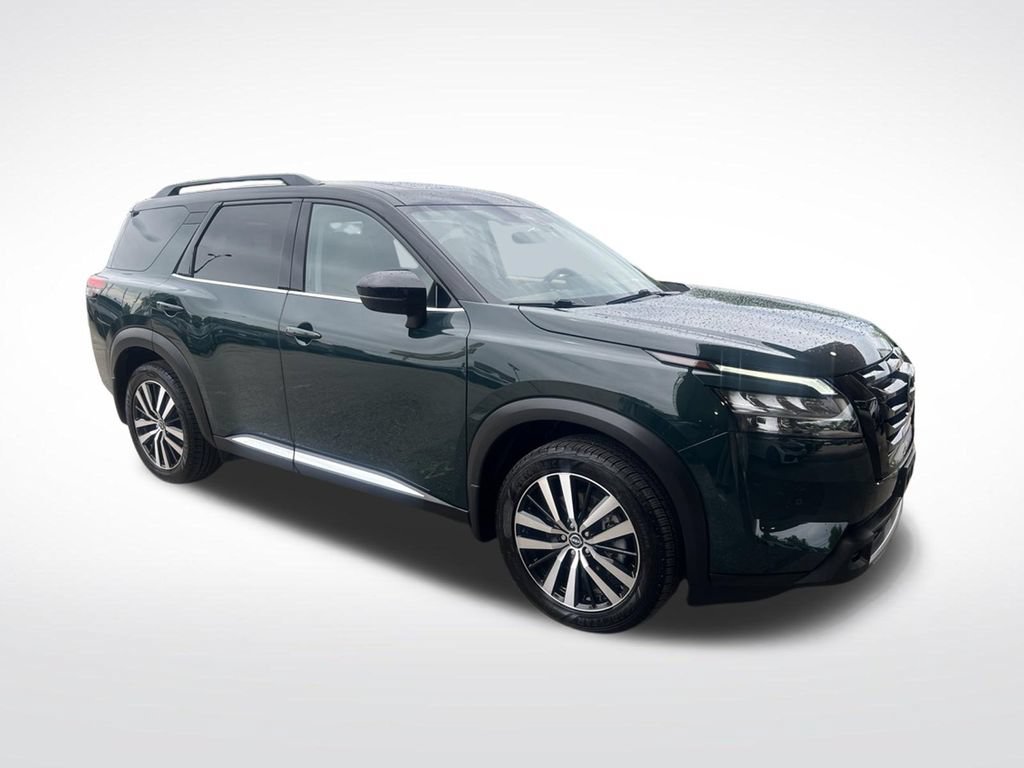 Certified 2024 Nissan Pathfinder Platinum w/ Black Appearance Package AWD/4WD image 3