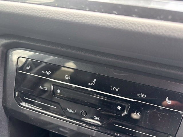 Used 2023 Volkswagen Tiguan SE R-Line FWD image 15