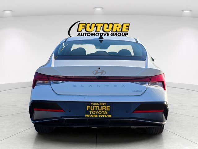 Used 2024 Hyundai Elantra Limited FWD image 6