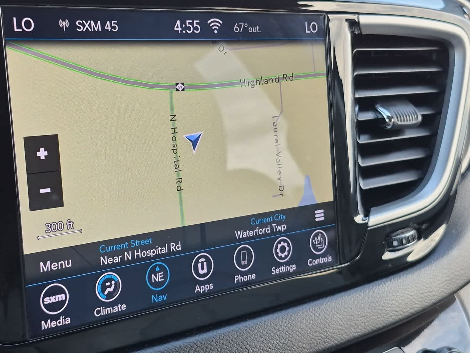 Used 2020 Chrysler Pacifica Touring-L w/ Advanced Safetytec Group FWD image 28