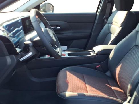 New 2026 Nissan Kicks SR w/ SR Premium Package image 10