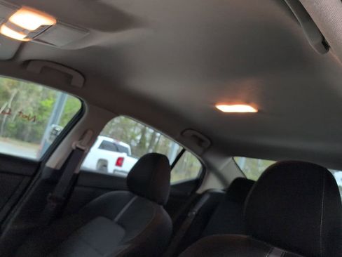 Used 2024 Nissan Sentra SV w/ Trunk Package image 7