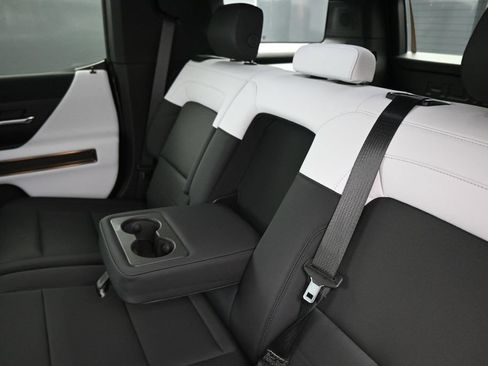 Used 2025 GMC Hummer EV 3X AWD/4WD image 27