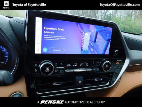 Used 2025 Toyota Highlander Platinum image 10