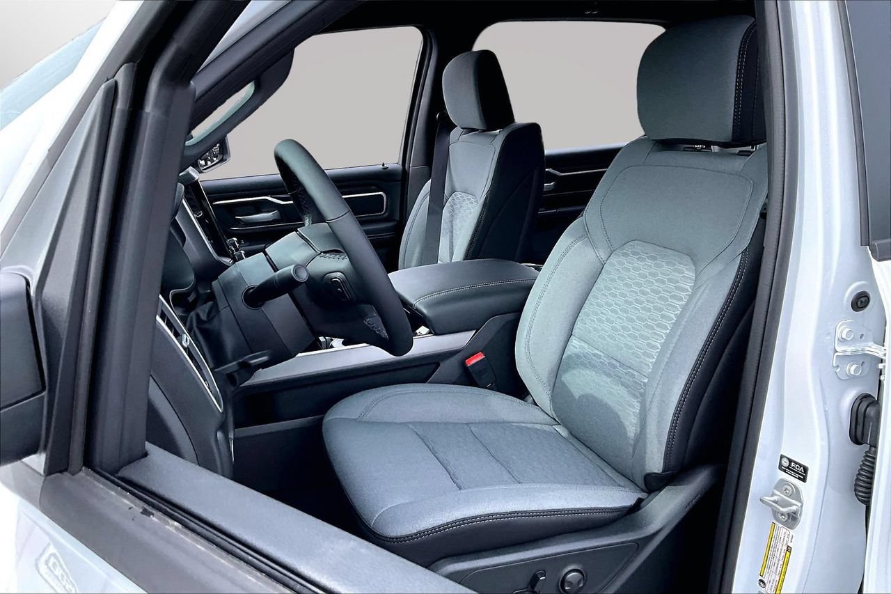 New 2026 RAM 1500 Big Horn AWD/4WD image 17