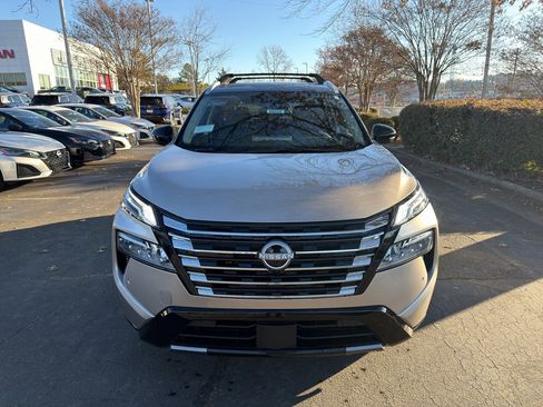 New 2026 Nissan Rogue Platinum w/ Platinum Premium Package image 2