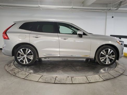 Used 2022 Volvo XC60 B5 Inscription w/ Advanced Package image 9
