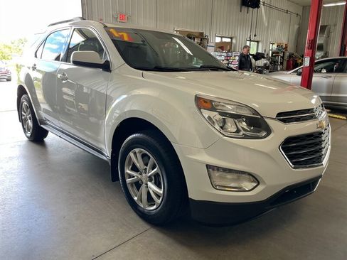 Used 2017 Chevrolet Equinox LT w/ Convenience Package FWD image 4
