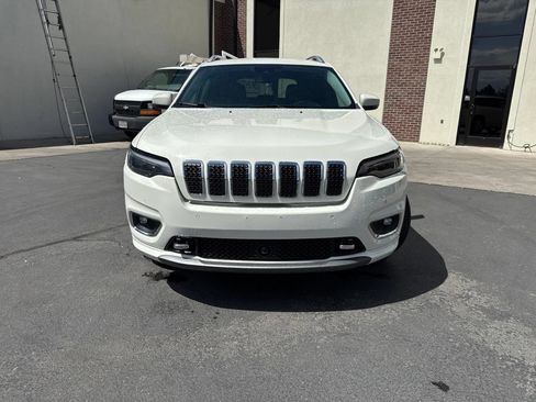 Used 2019 Jeep Cherokee Overland w/ Technology Group AWD/4WD image 3