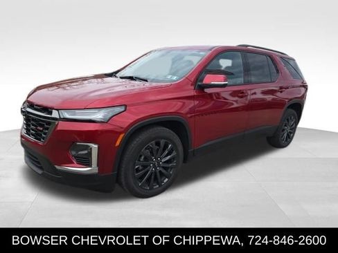 Used 2023 Chevrolet Traverse RS image 1