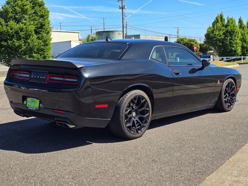 Used 2015 Dodge Challenger R/T Scat Pack w/ Leather Interior Group RWD image 5