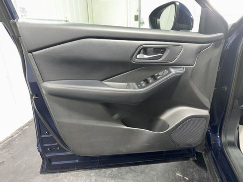 Used 2024 Nissan Rogue SV AWD/4WD image 18